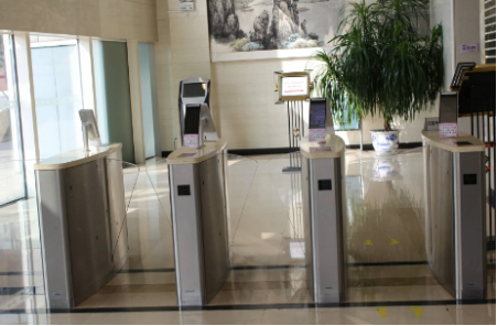 人臉識(shí)別檢票閘機(jī).png 人臉識(shí)別檢票閘機(jī).png