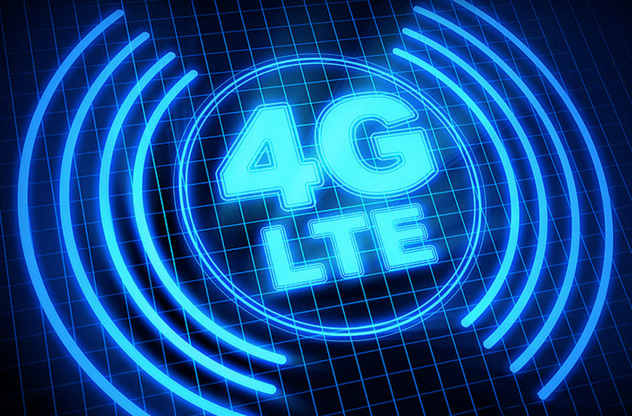 支持多種網(wǎng)絡(luò)通信：主板自帶1給miniPCIe插槽和1個SIM卡槽，支持擴展WiFi模塊或4G模塊，配置靈活，實現(xiàn)WiFi和4G無限暢聯(lián)，輕松實現(xiàn)無線網(wǎng)絡(luò)通訊。