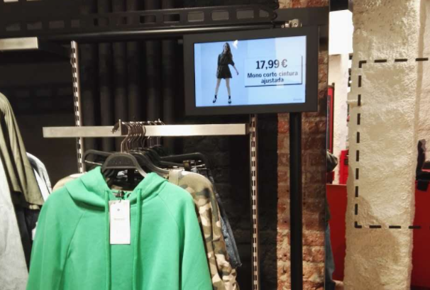 三防平板在ZARA廣告機中的應(yīng)用.png 三防平板在ZARA廣告機中的應(yīng)用.png