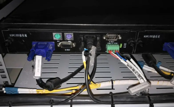 嵌入式工控機(jī)接口.png 嵌入式工控機(jī)接口.png