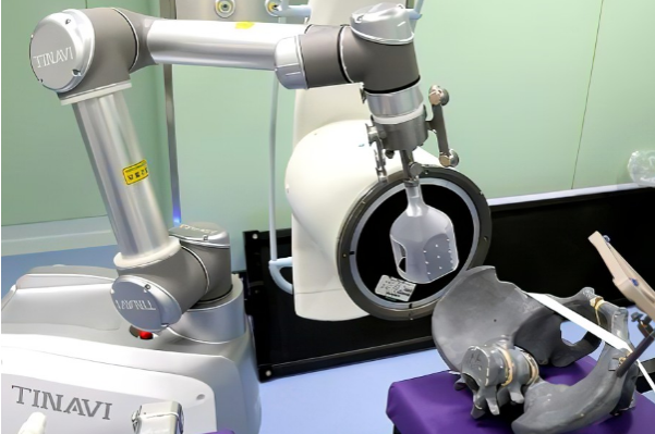 骨科手術(shù)機(jī)器人.png 骨科手術(shù)機(jī)器人.png